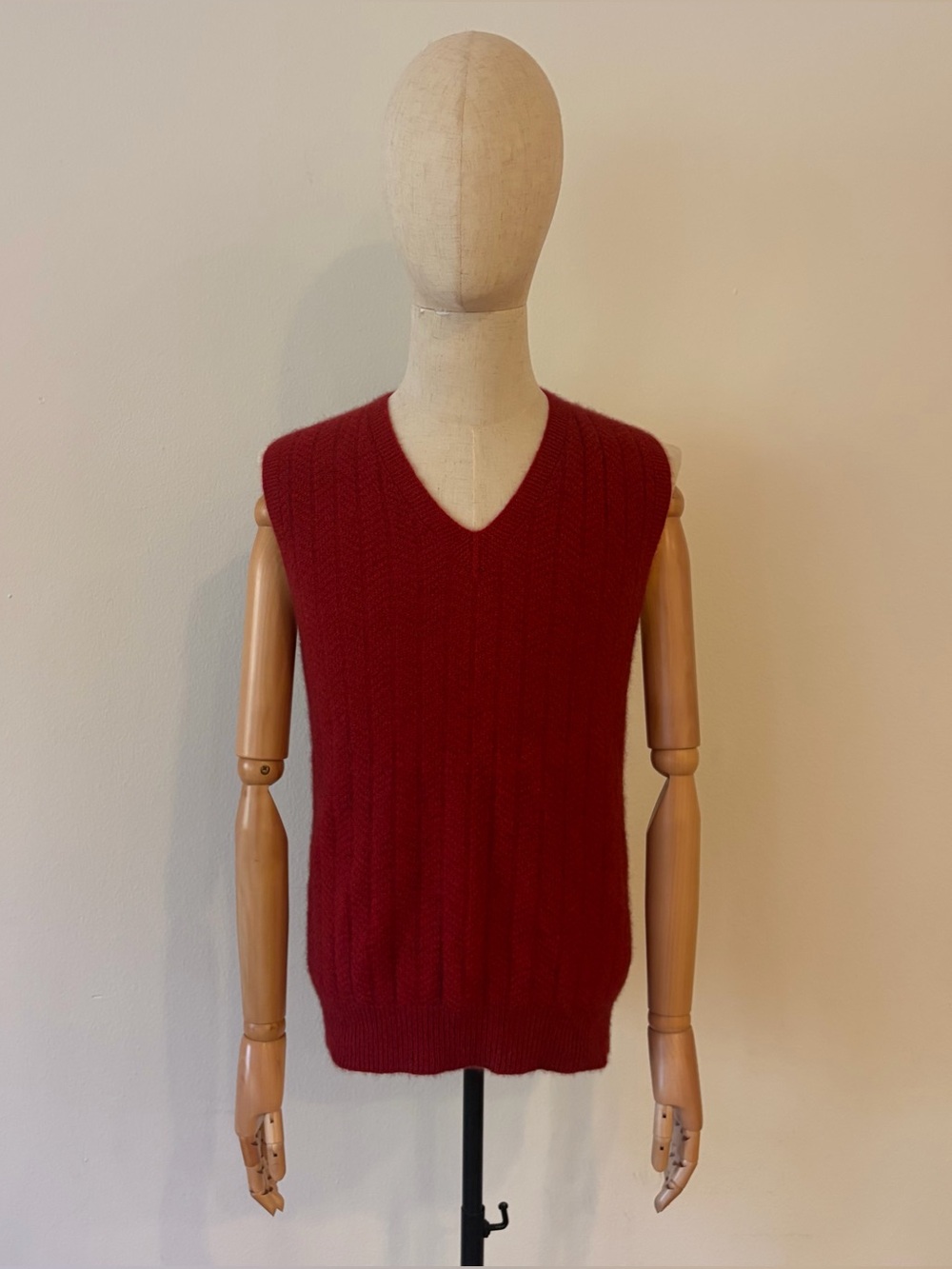 Lothlorian NZ Merino Wool Possum Sweater Vest XL Dark Red V-Neck Knit Pristine⁠